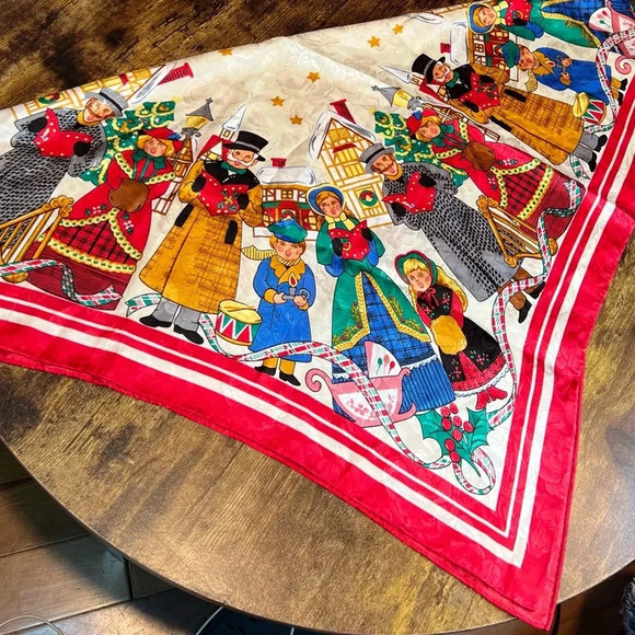 VINTAGE | Christmas carolers holiday scarf. - Picture 6 of 10